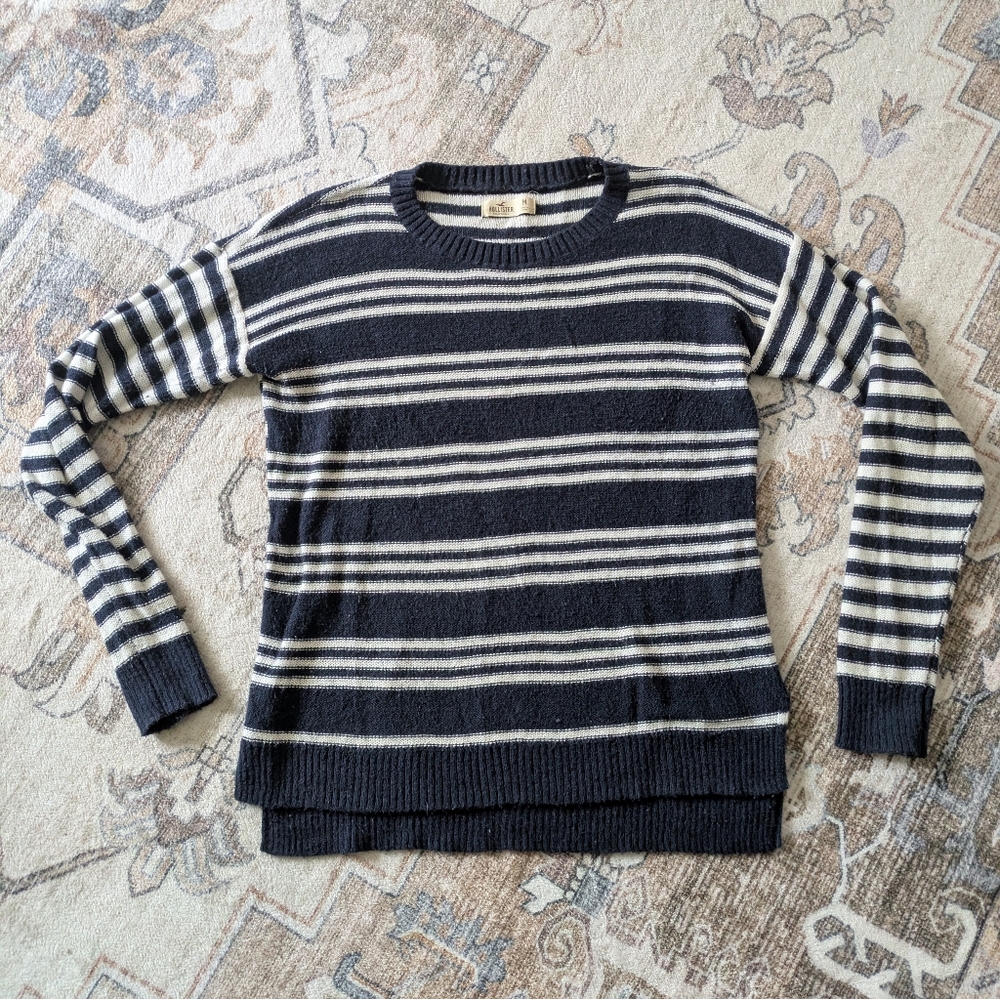 Hollister Striped Blue And White Lightweight Sweater